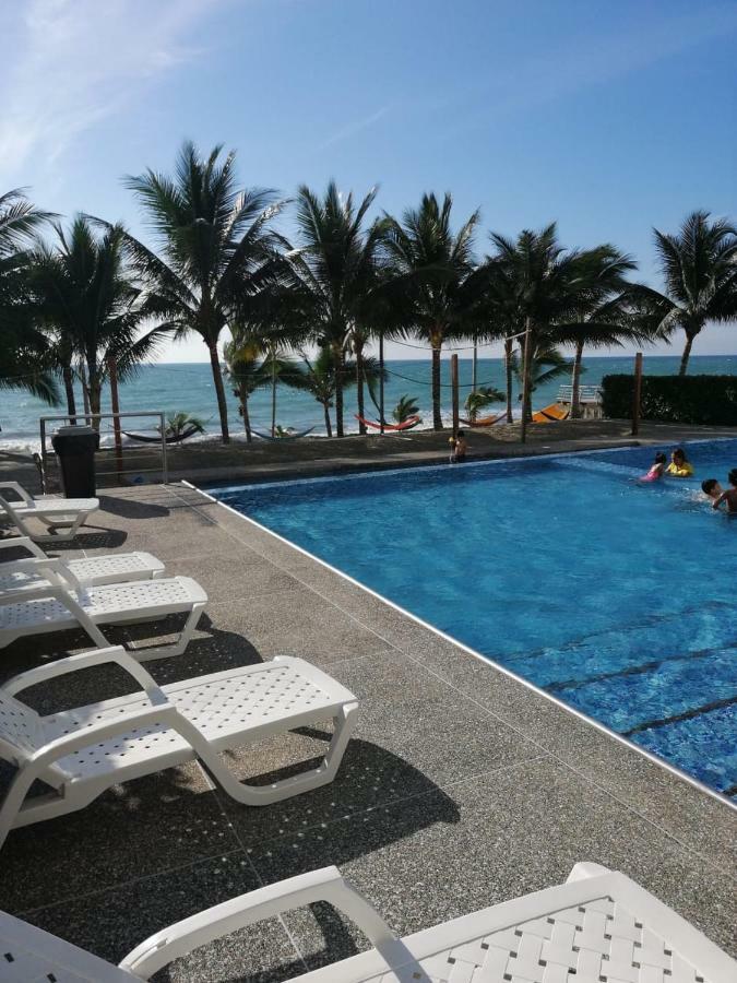 Resort Playa Azul Departamentos Frente Al Mar Тонсупа Экстерьер фото