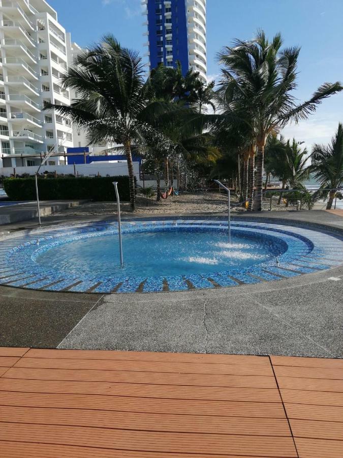 Resort Playa Azul Departamentos Frente Al Mar Тонсупа Экстерьер фото